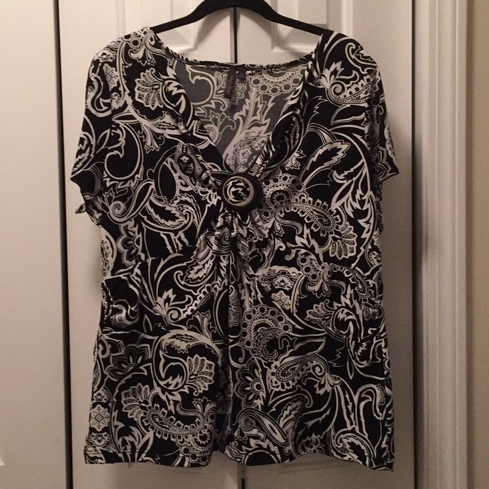Olivia Paige split short sleeve 2X top